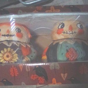 Johanna parker Pumpkin Peeps  mugs. New.  *** Box has some damage*** Lovely gift